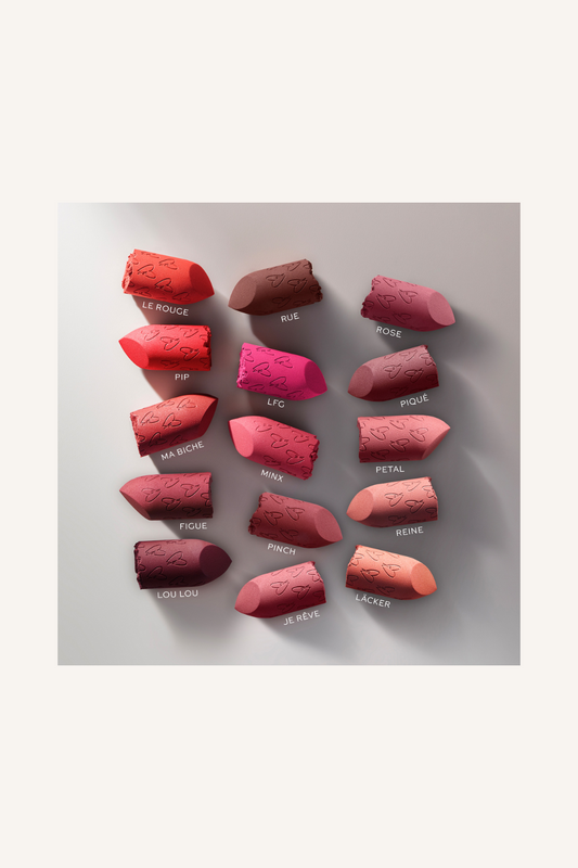 Westman Atelier Rose Lip Suede Lipstick læbestift i rosapink nuance med andre læbestifter